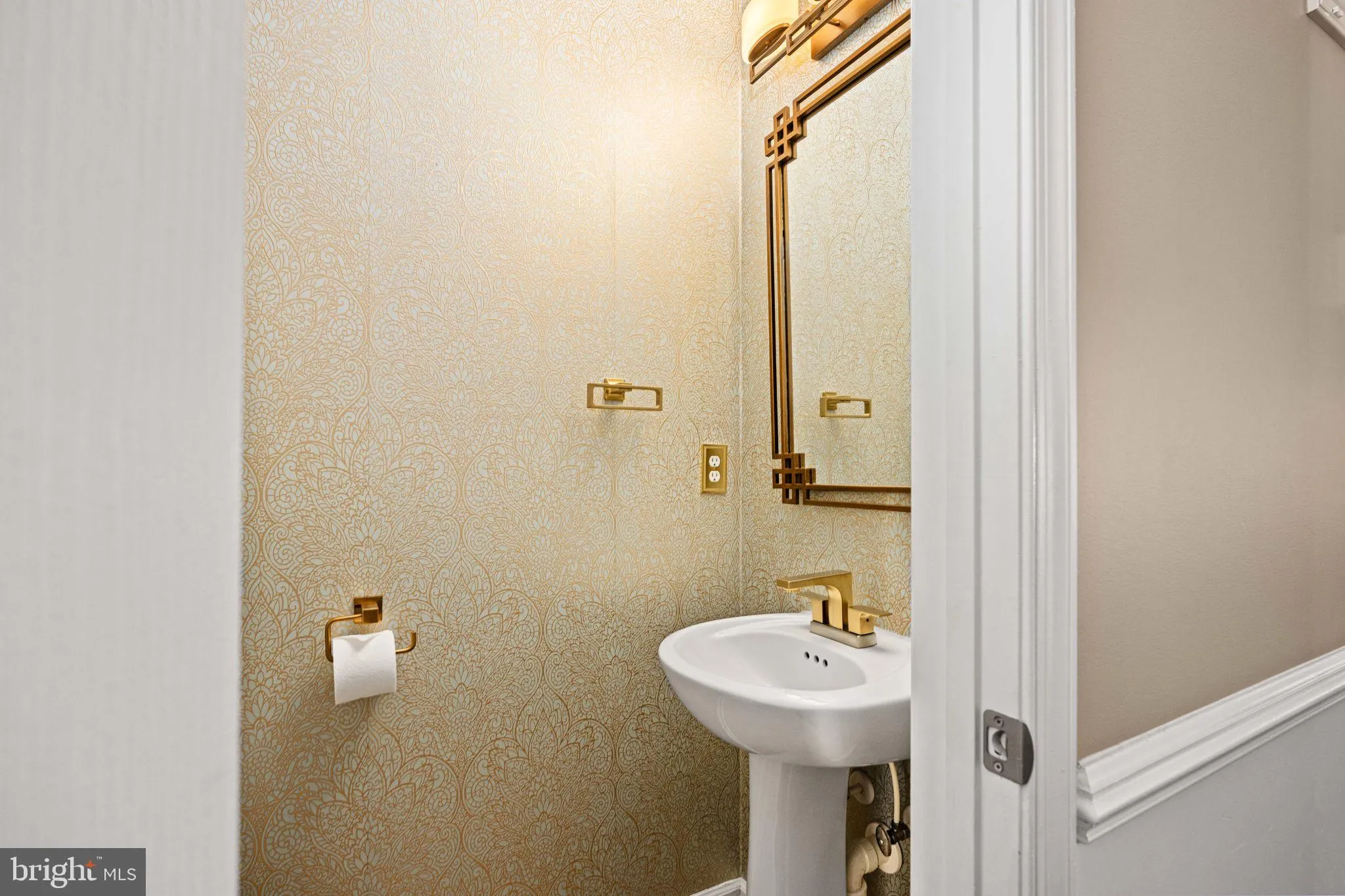 Fredericksburg, Virginia 22406, United States, 4 Bedrooms Bedrooms, ,4 BathroomsBathrooms,Residential,Contingent,249632