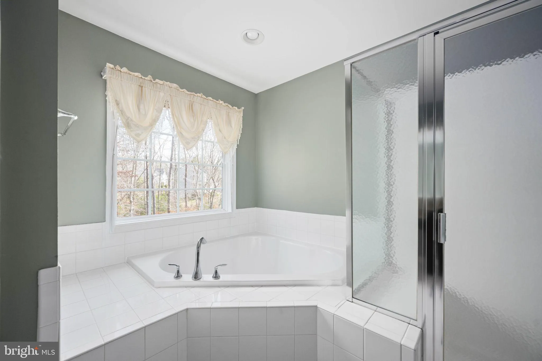 Fredericksburg, Virginia 22406, United States, 4 Bedrooms Bedrooms, ,4 BathroomsBathrooms,Residential,Contingent,249632