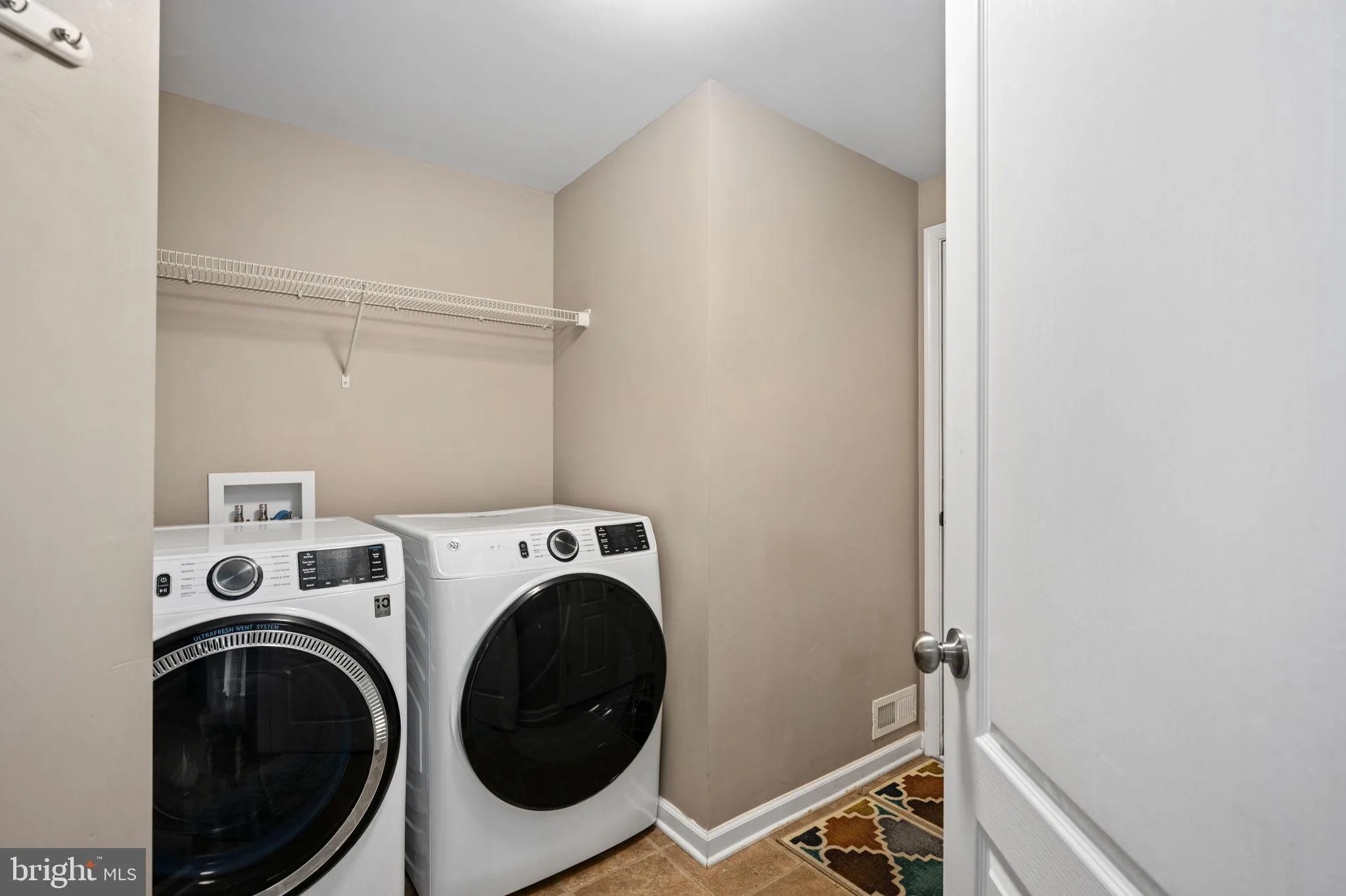 Fredericksburg, Virginia 22406, United States, 4 Bedrooms Bedrooms, ,4 BathroomsBathrooms,Residential,Contingent,249632