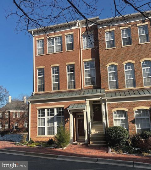 5129 DONOVAN DRIVE ALEXANDRIA VA 22304