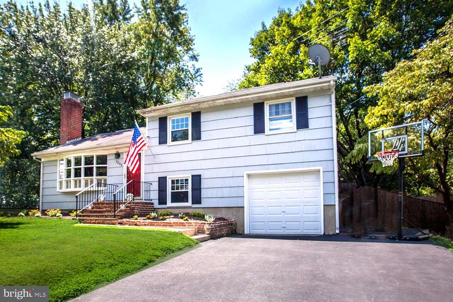 You will simply not find a better home for this price on the Broadneck Peninsula!!  Lovingly updated and perfectly designed, this home is truly turnkey.  Gorgeous wood floors greet you as enter the open floor plan perfect for entertaining as everyone gathers around the fireplace.  Or, step onto the back deck and enjoy the expansive fully fenced backyard.  Basement is perfectly sized and finished as an additional rec room/family room.  The BRAND NEW Arnold Elementary is opening its doors and you can open your door to your new home, but don't hesitate!  Priced perfectly for a quick sale!