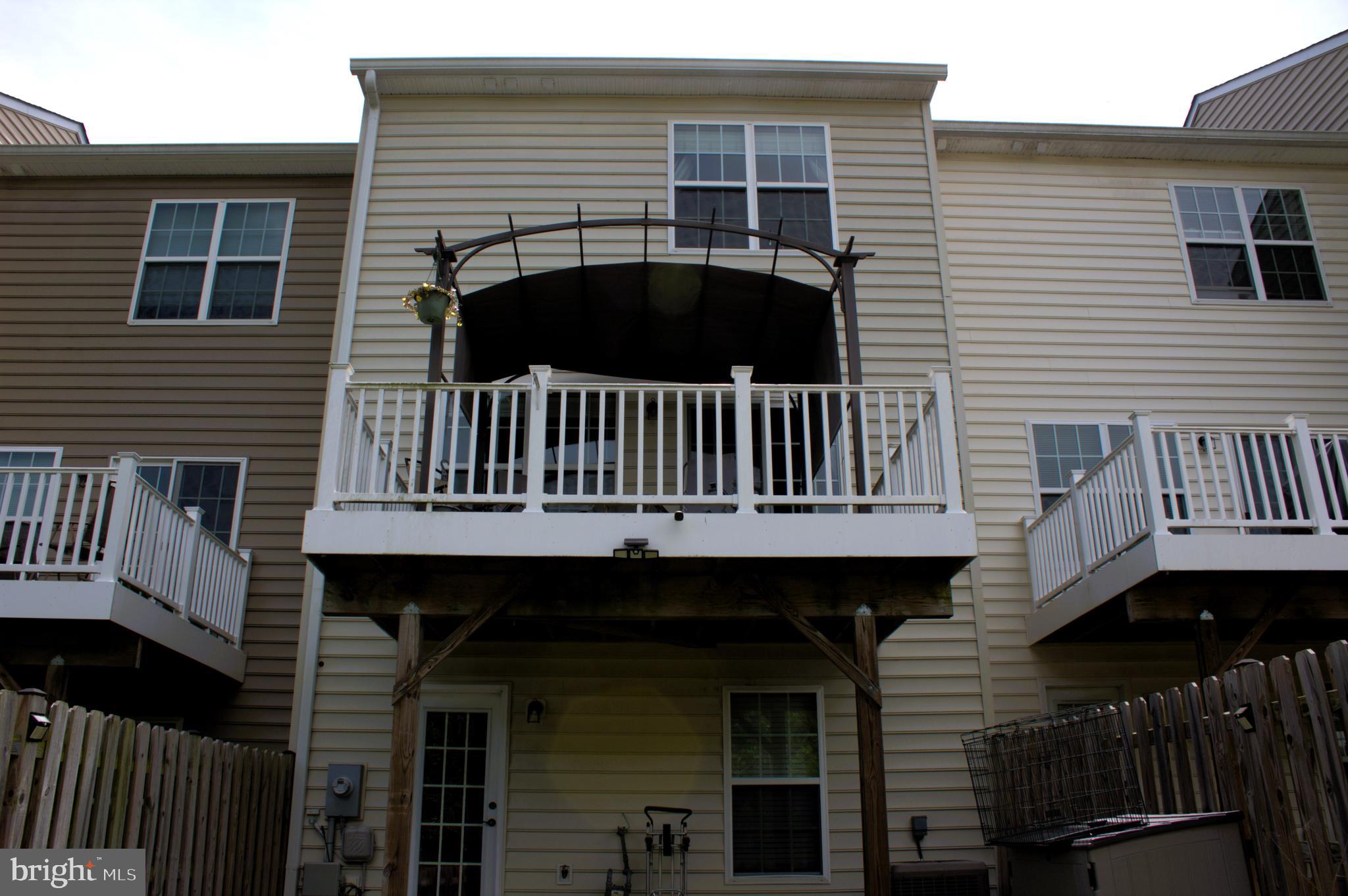 LAKESIDE - Residential Lease