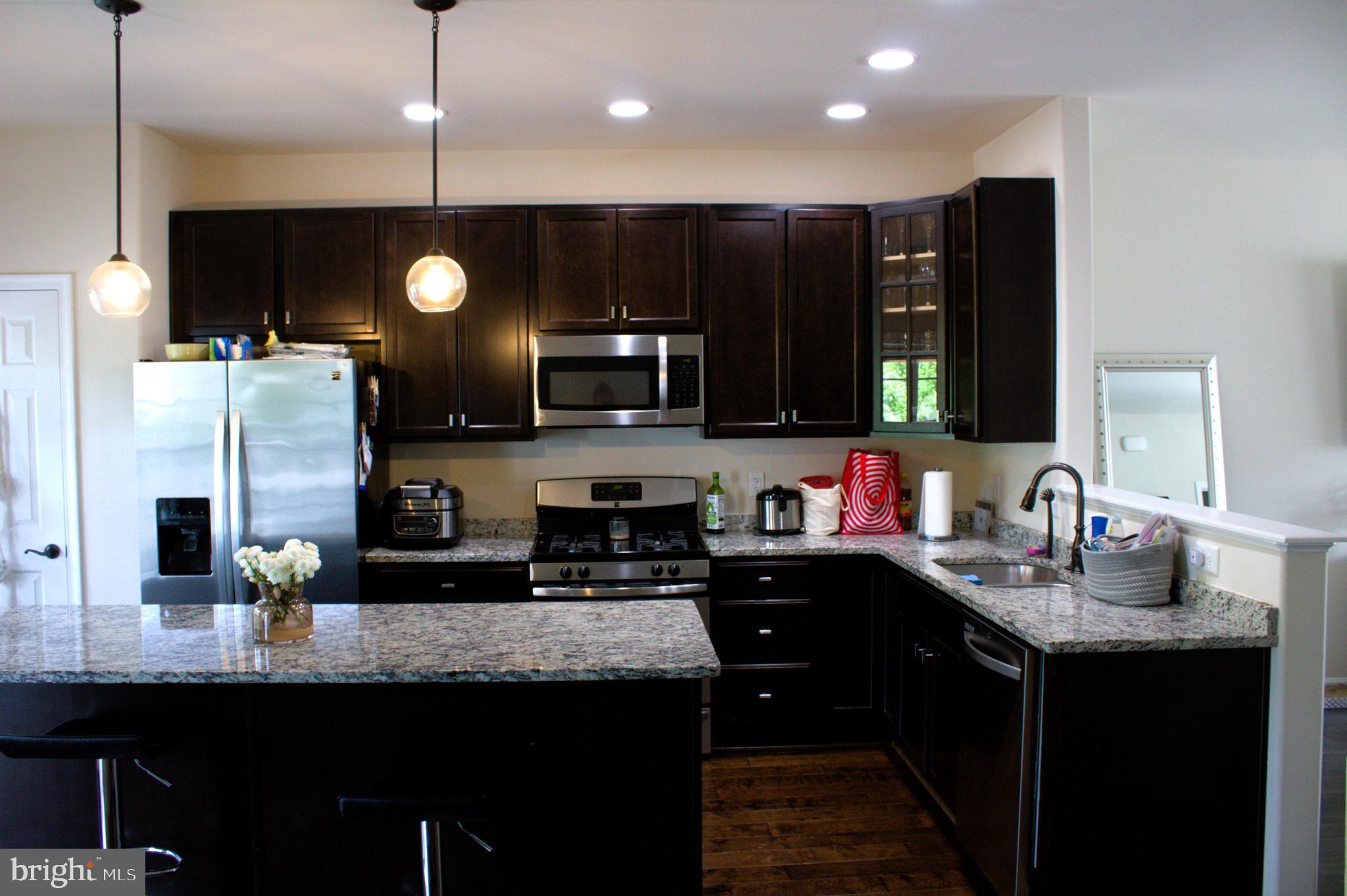 LAKESIDE - Residential Lease