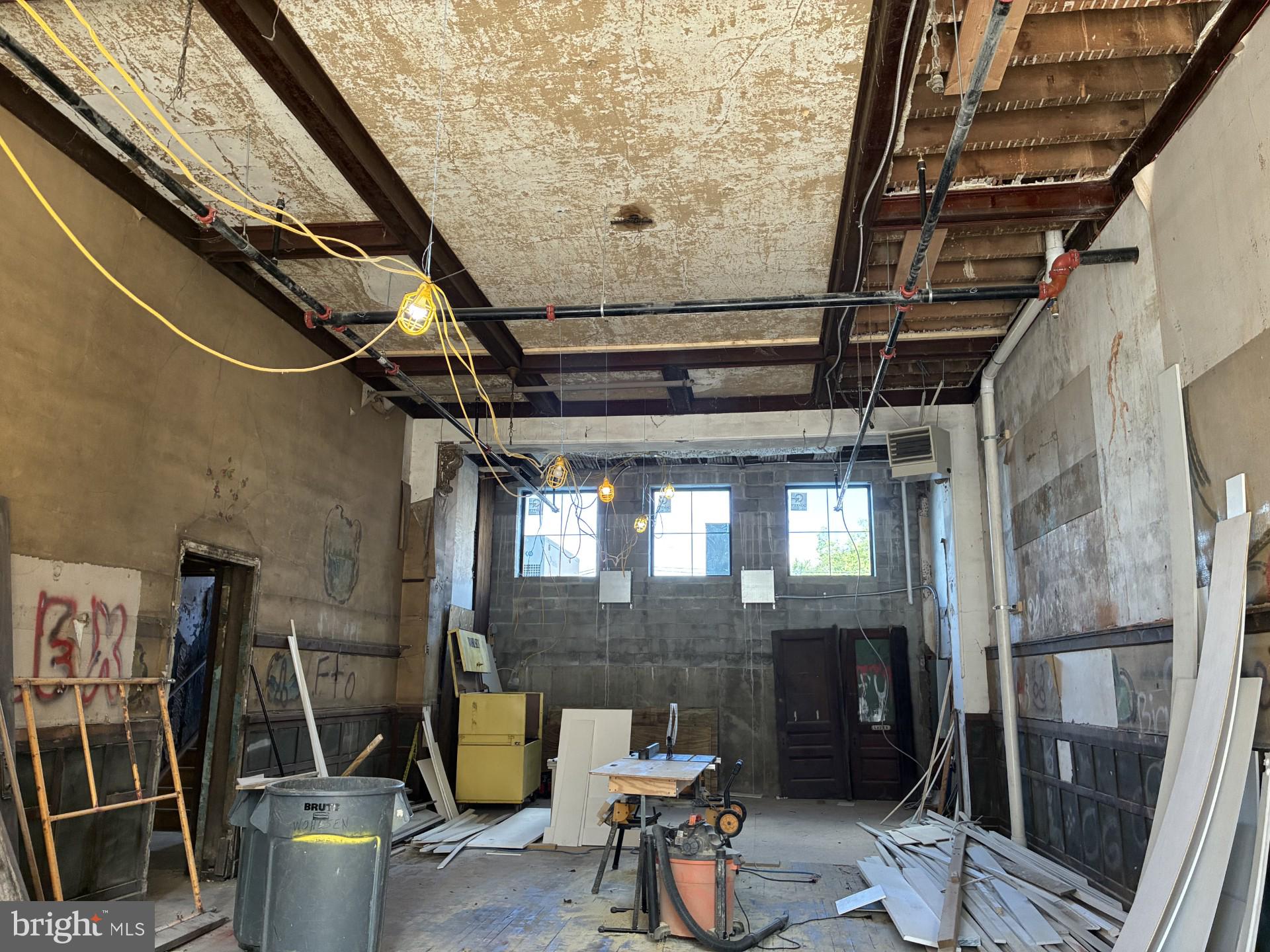 161 LOCUST STREET 163