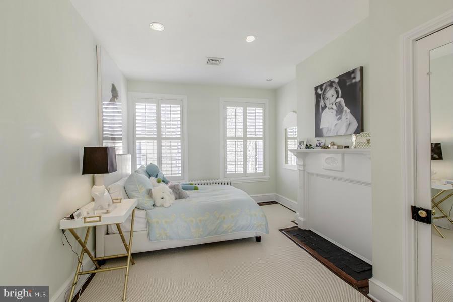 GEORGETOWN - Residential
