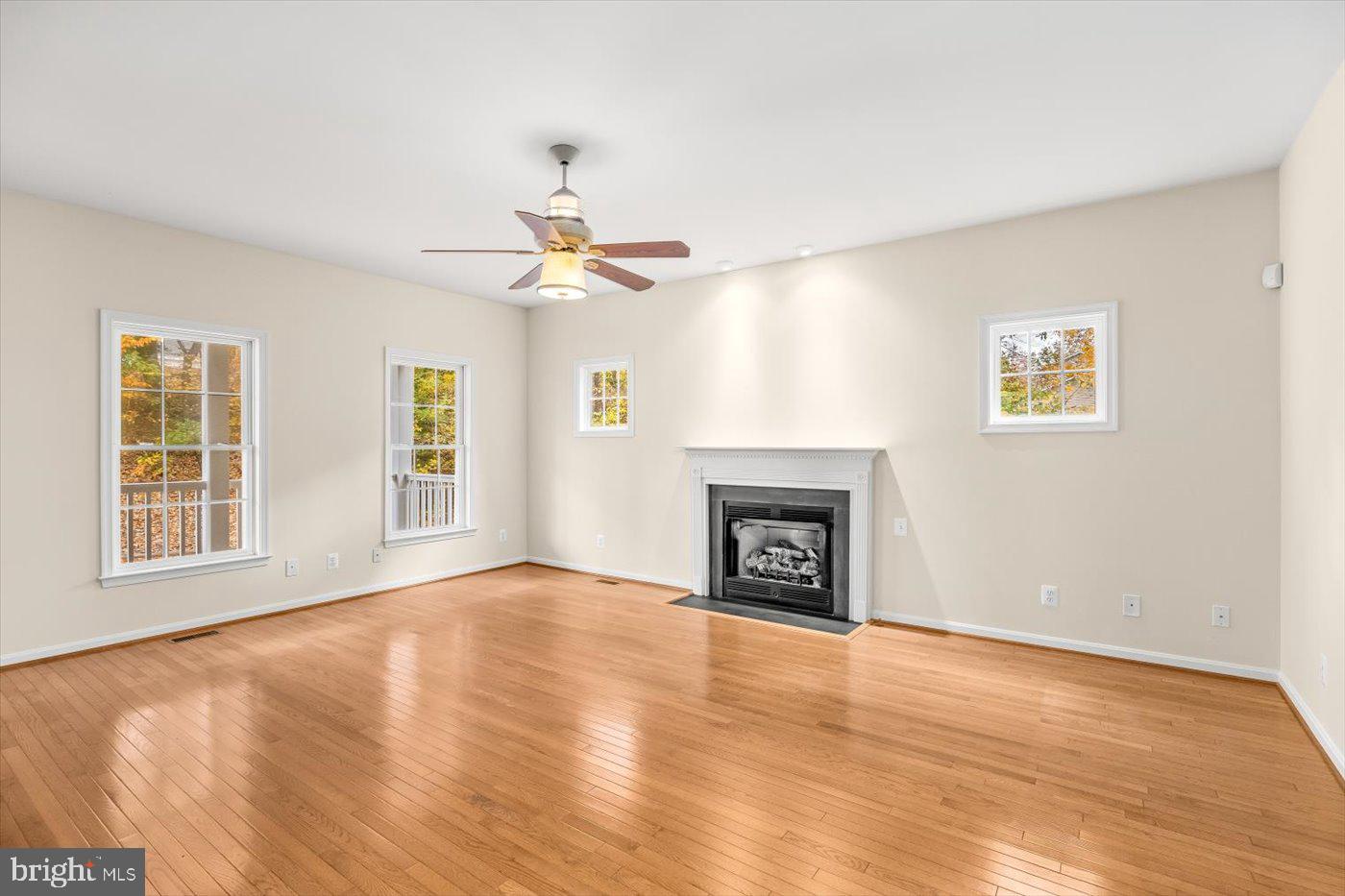 PRESIDENTIAL LAKES - Residential