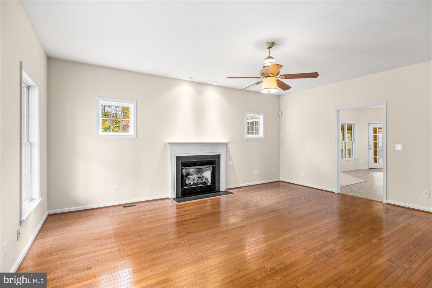 PRESIDENTIAL LAKES - Residential