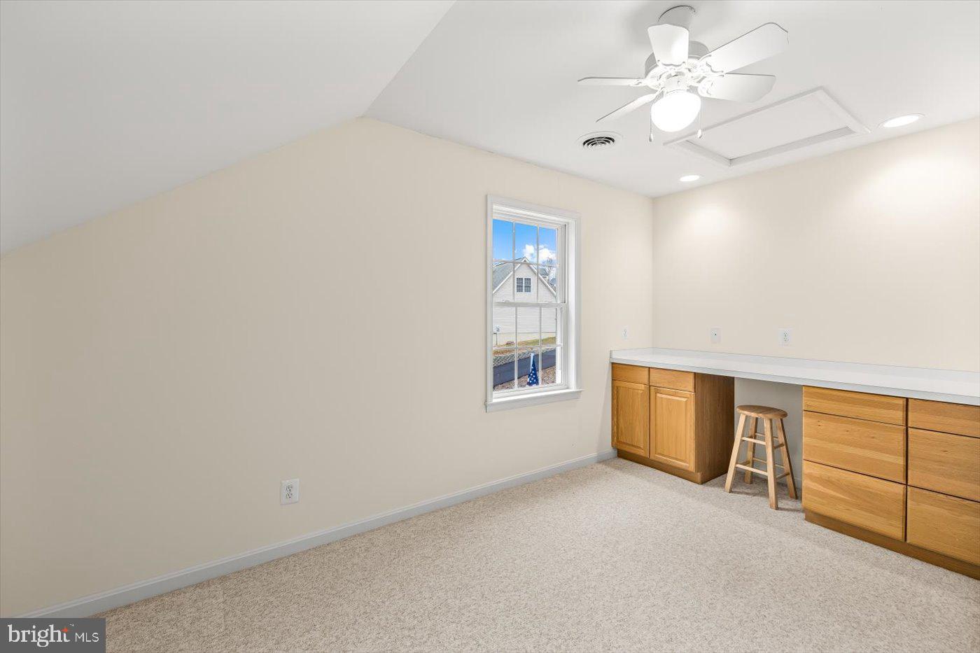 PRESIDENTIAL LAKES - Residential