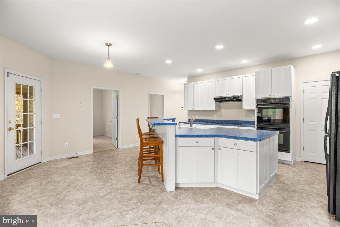 PRESIDENTIAL LAKES - Residential