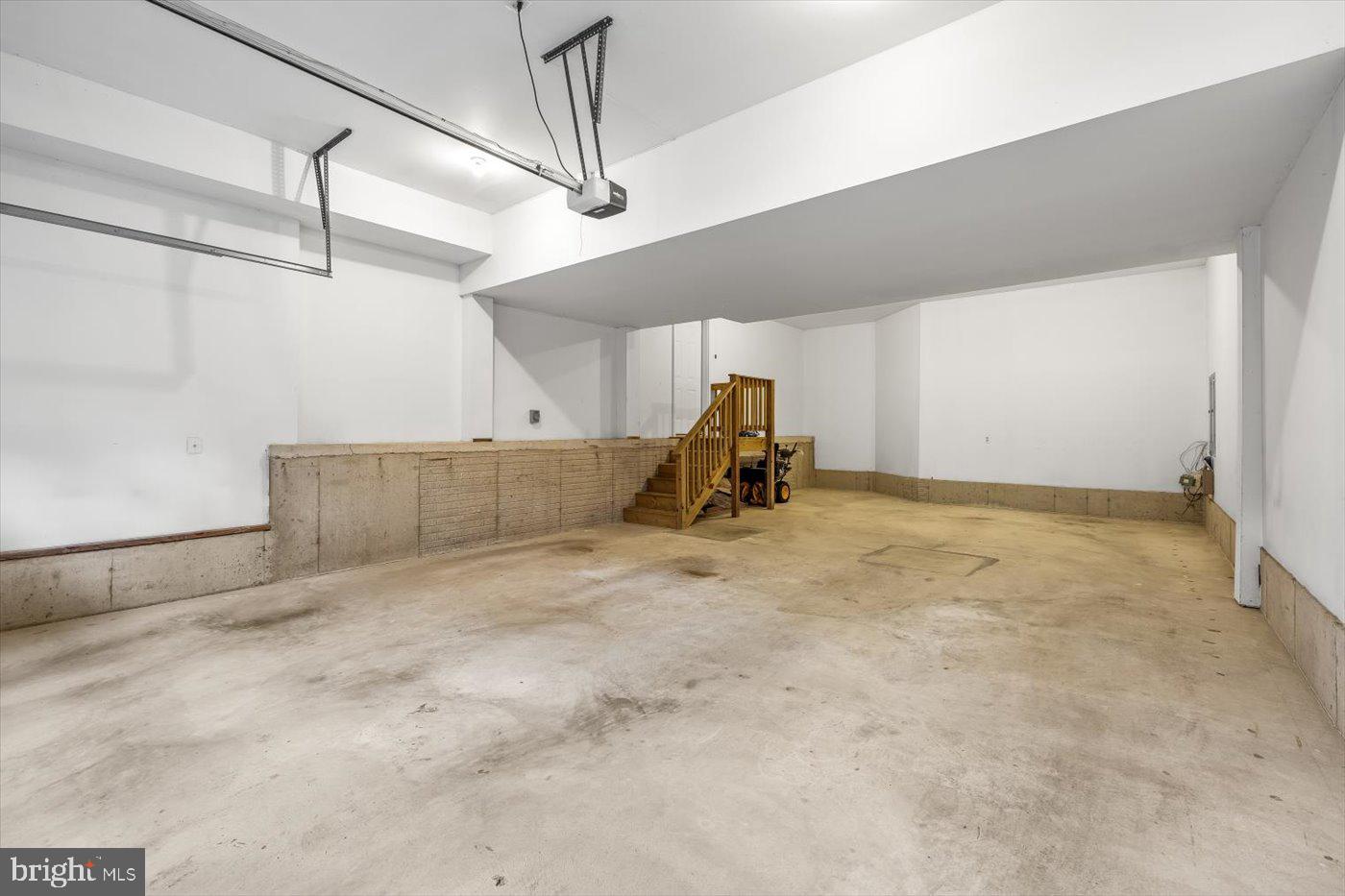 PRESIDENTIAL LAKES - Residential