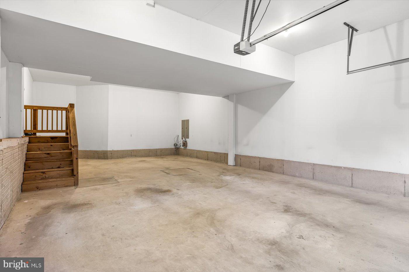 PRESIDENTIAL LAKES - Residential