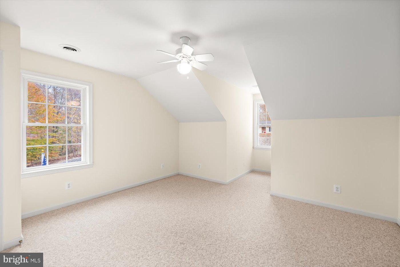 PRESIDENTIAL LAKES - Residential