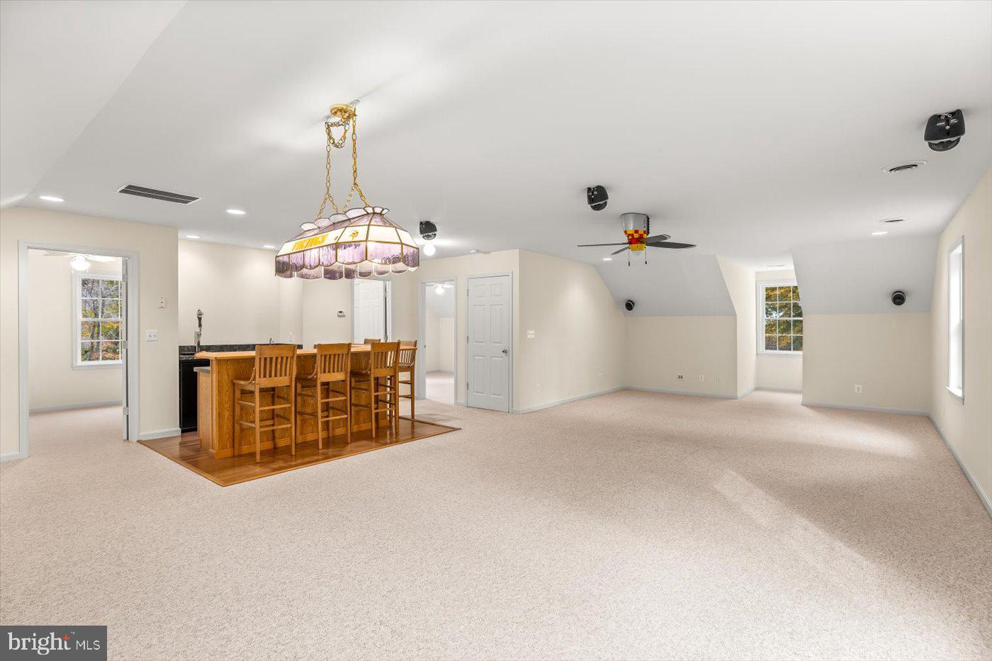 PRESIDENTIAL LAKES - Residential