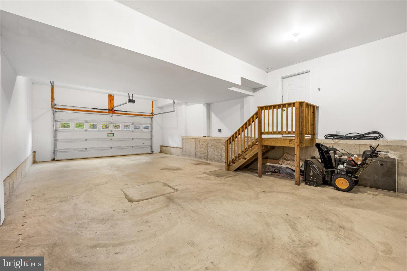 PRESIDENTIAL LAKES - Residential