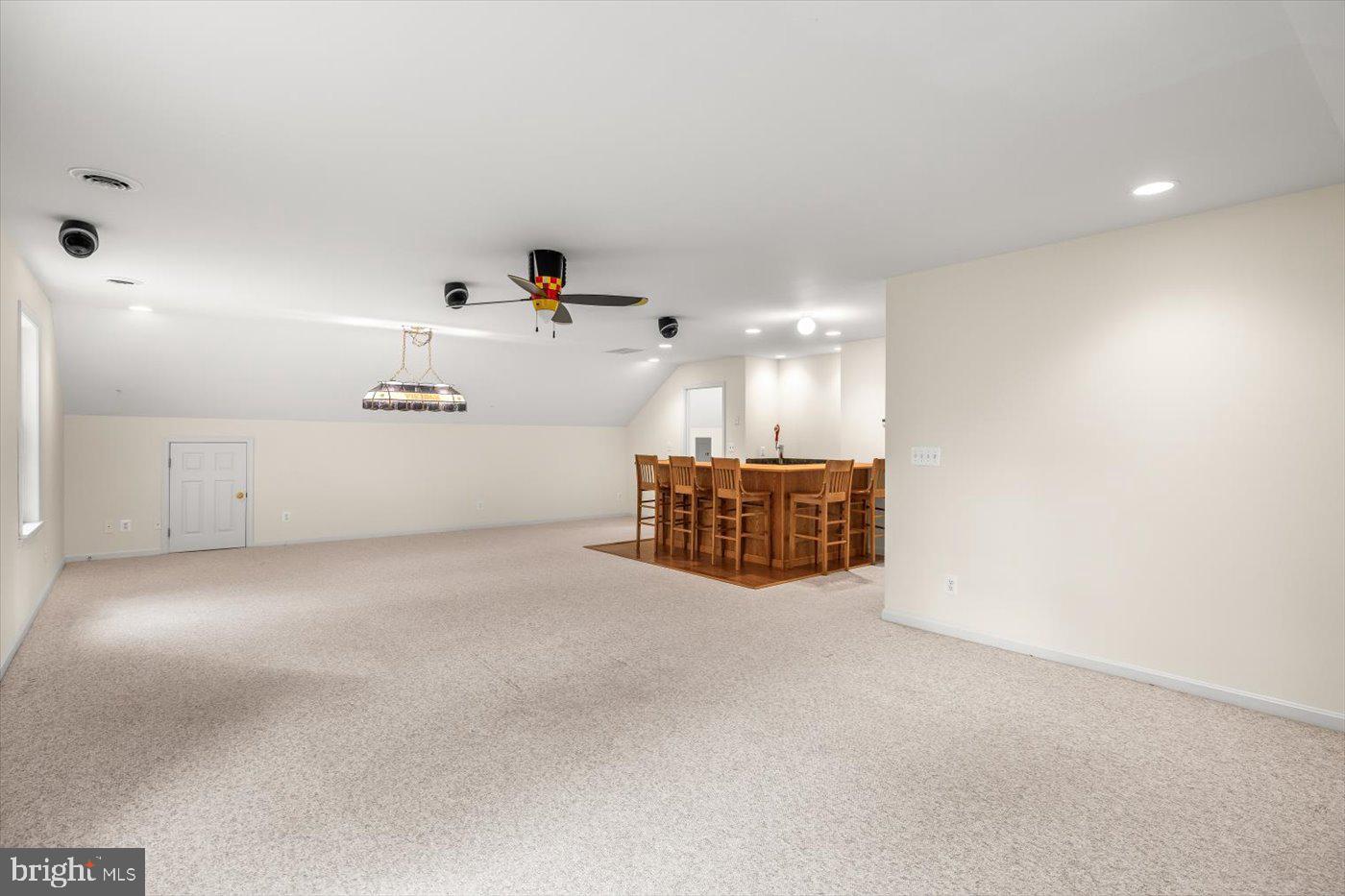 PRESIDENTIAL LAKES - Residential