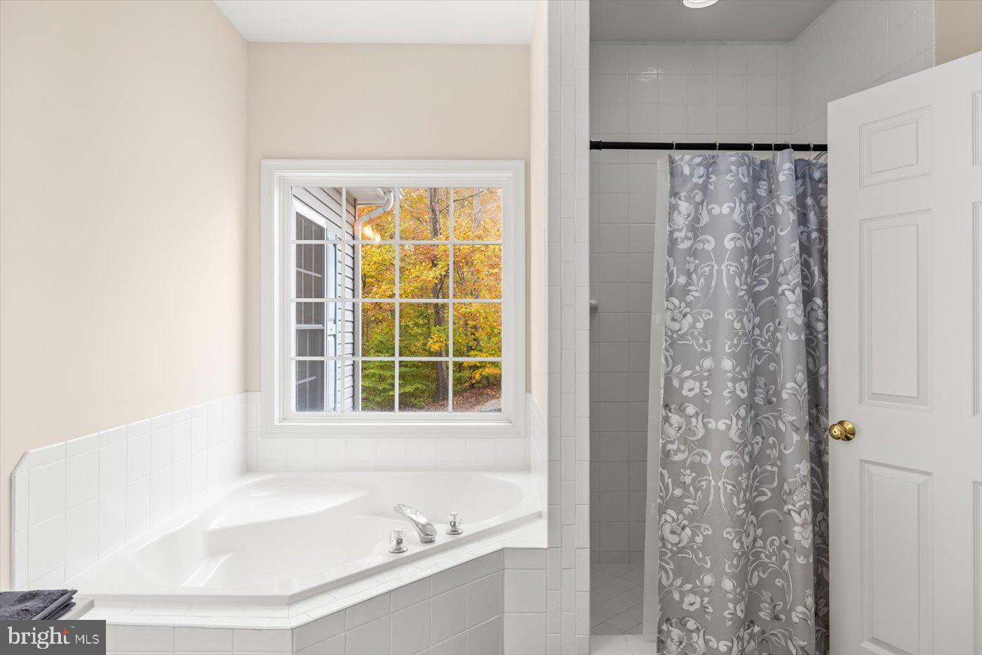 PRESIDENTIAL LAKES - Residential