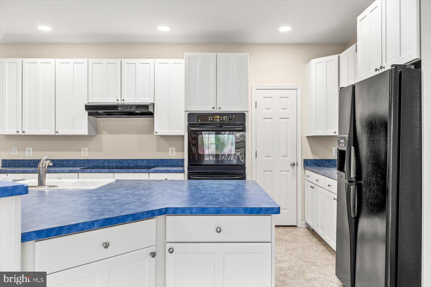 PRESIDENTIAL LAKES - Residential