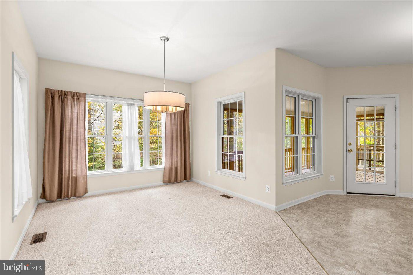 PRESIDENTIAL LAKES - Residential