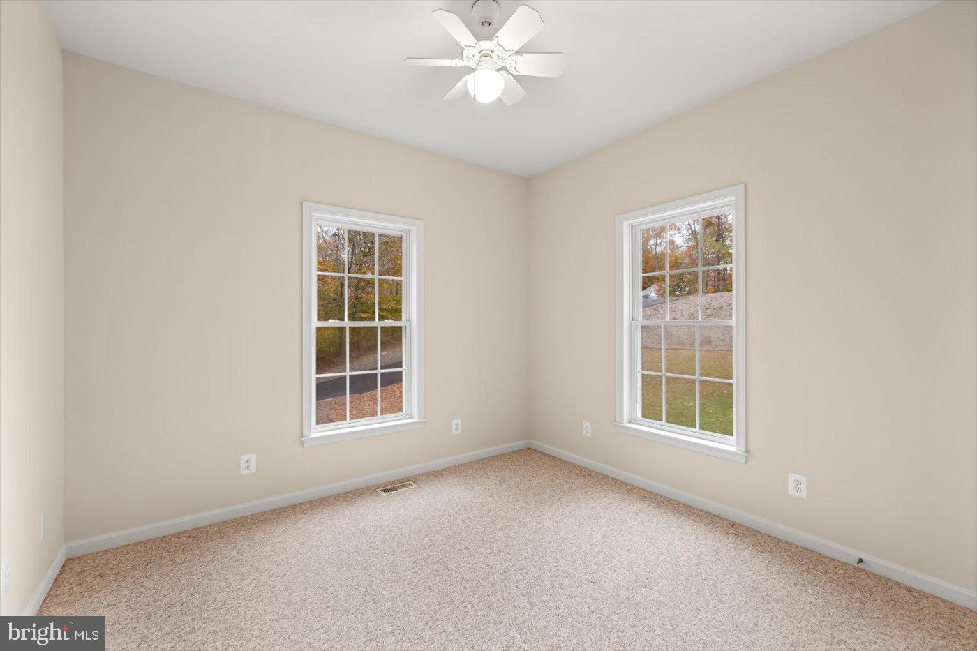 PRESIDENTIAL LAKES - Residential