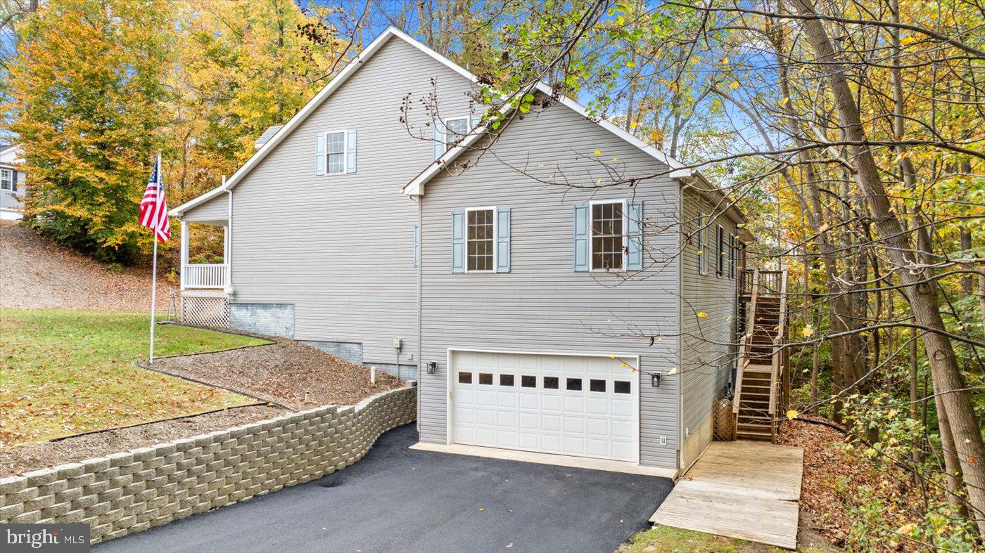 PRESIDENTIAL LAKES - Residential