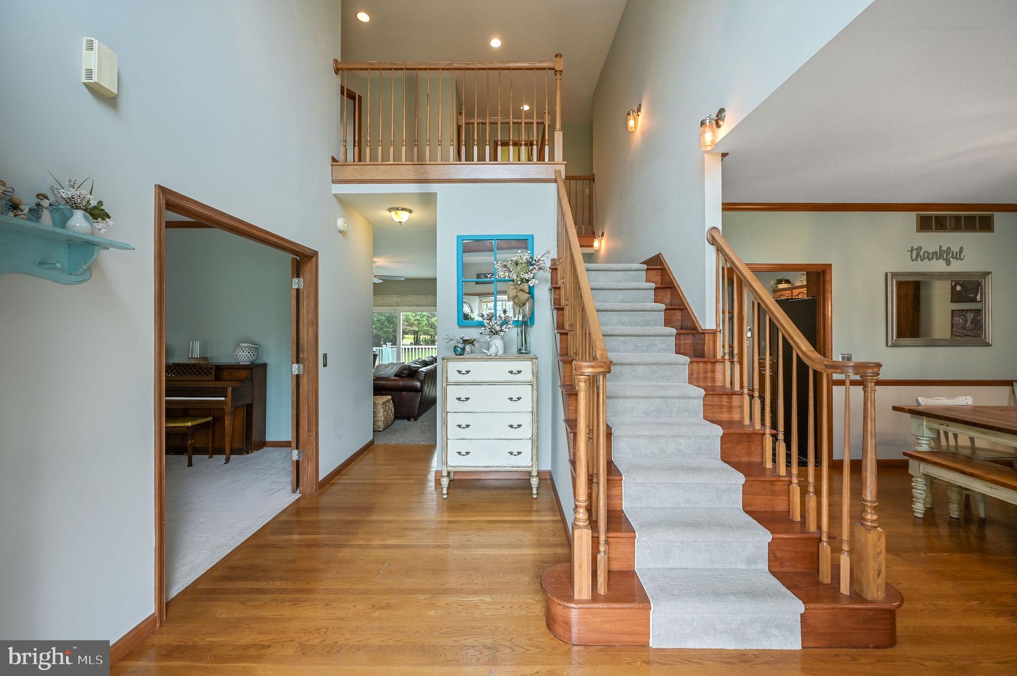 101 THORNHILL CT COURT