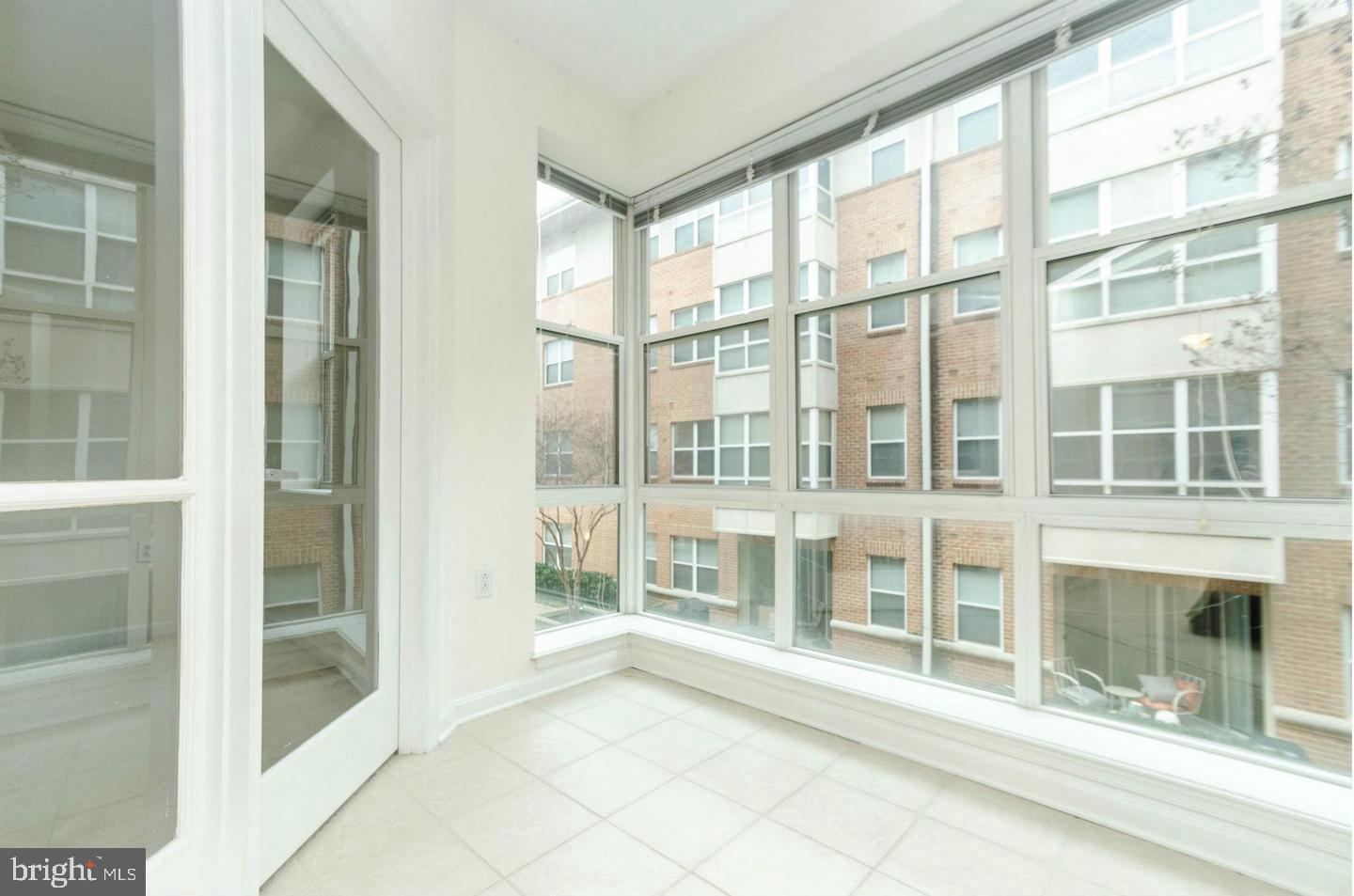 PIERSIDE AT HARBORVIEW - Residential Lease