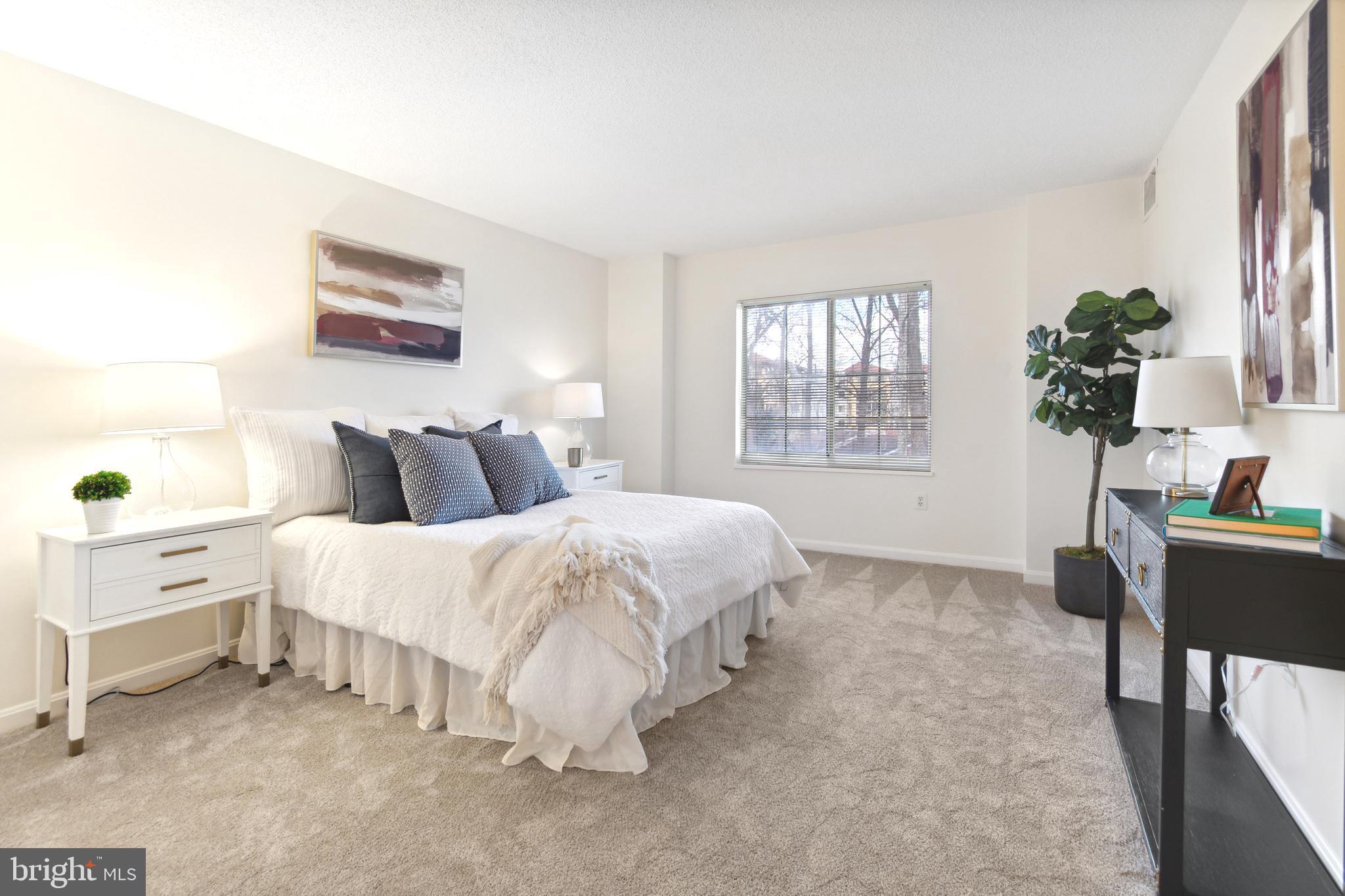 LEISURE WORLD - Residential