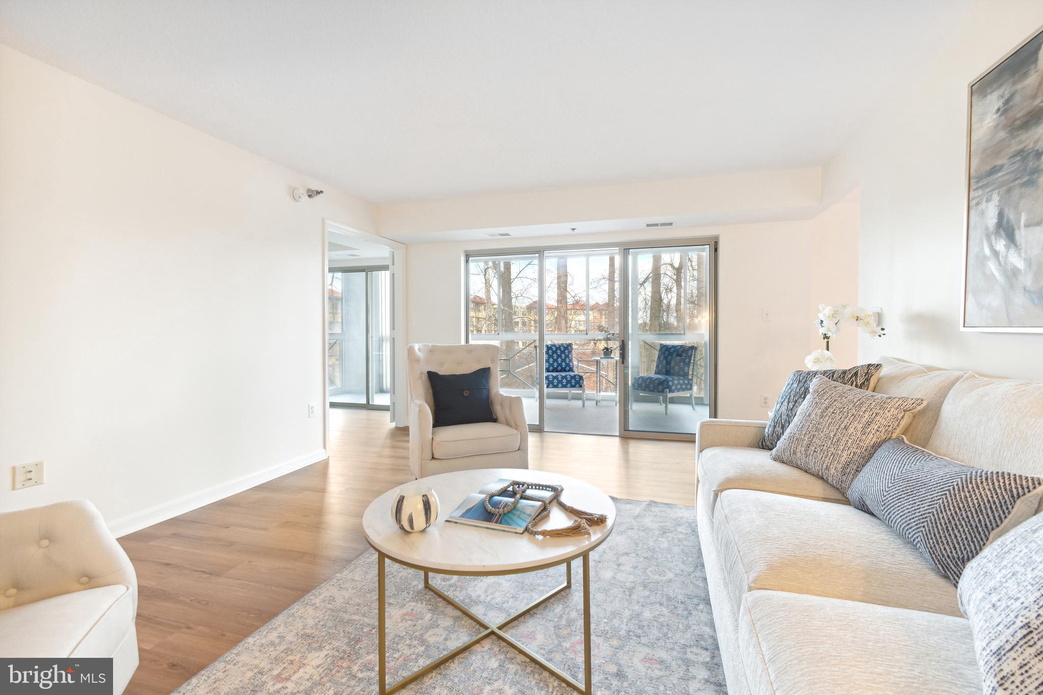 LEISURE WORLD - Residential