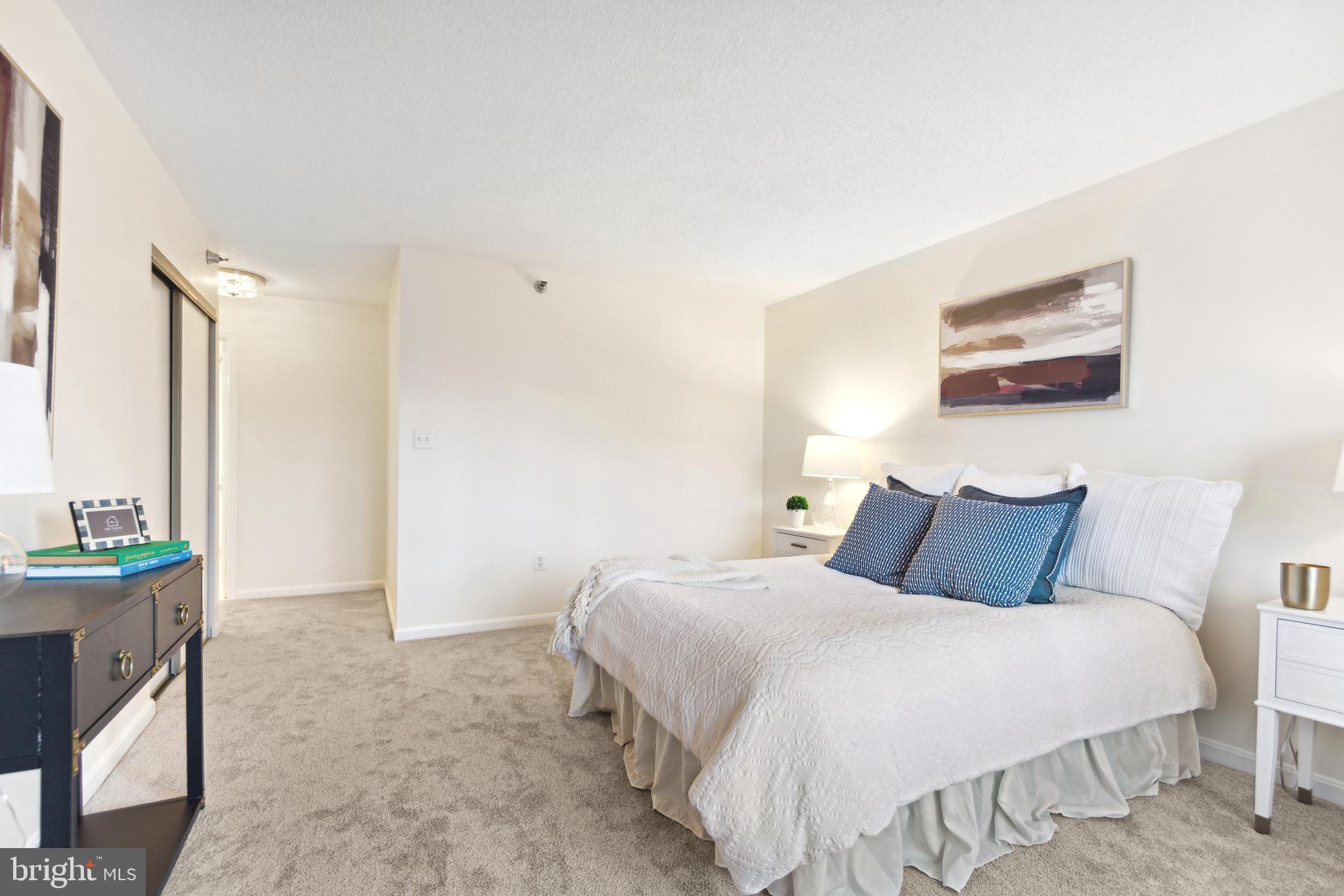 LEISURE WORLD - Residential