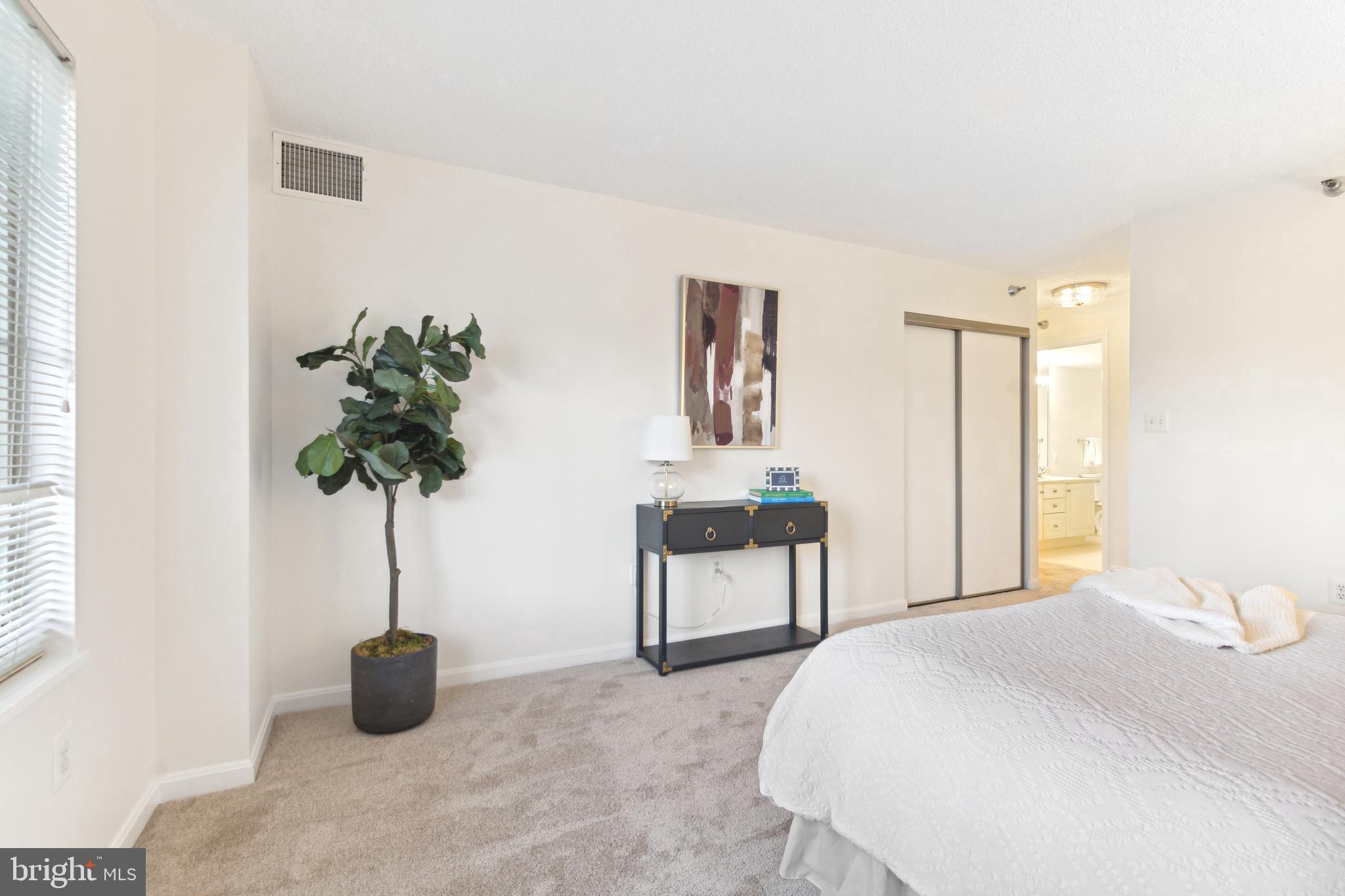 LEISURE WORLD - Residential