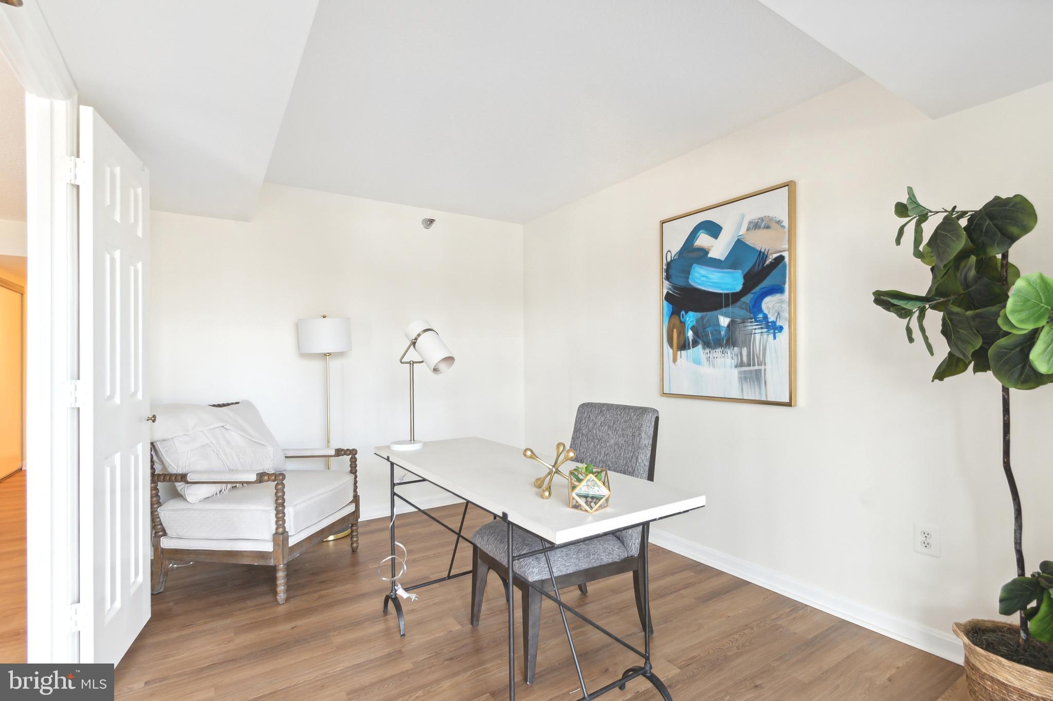 LEISURE WORLD - Residential