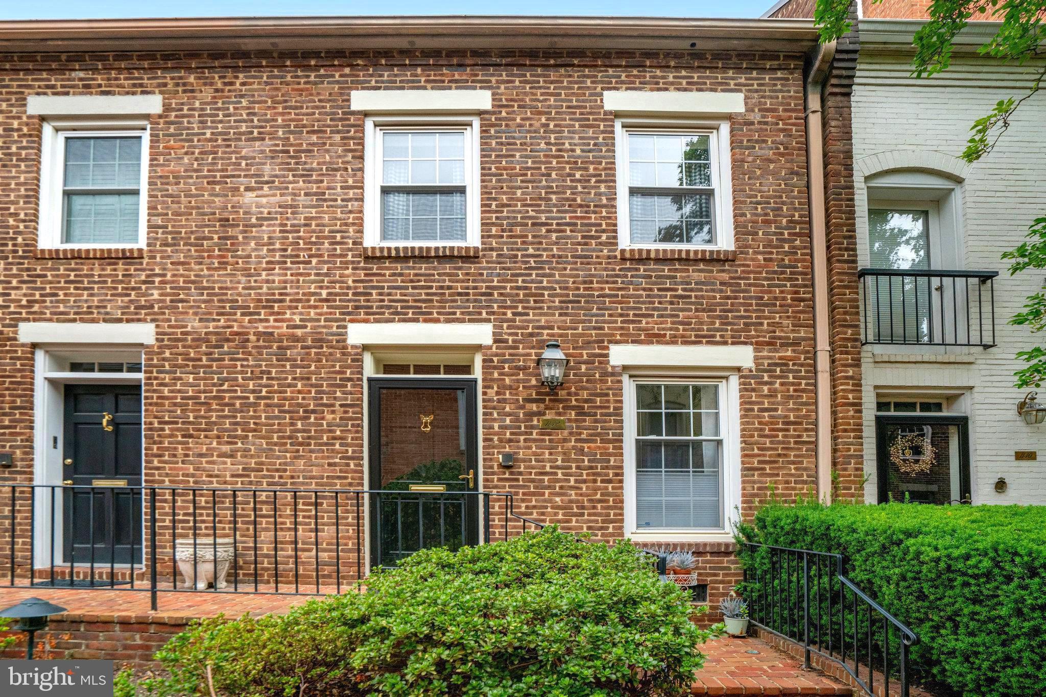 CANAL WAY - Residential Lease