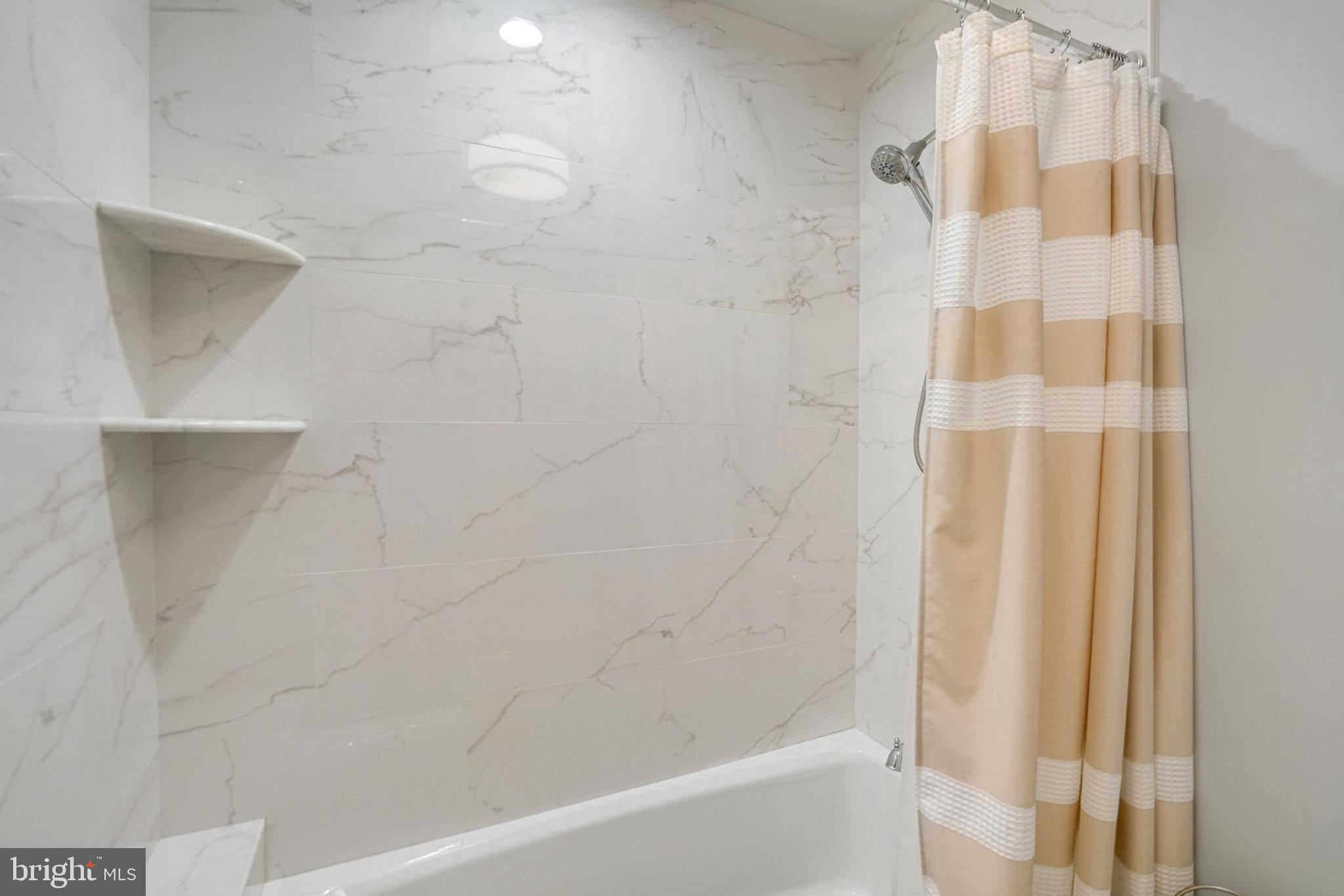 CANAL WAY - Residential Lease