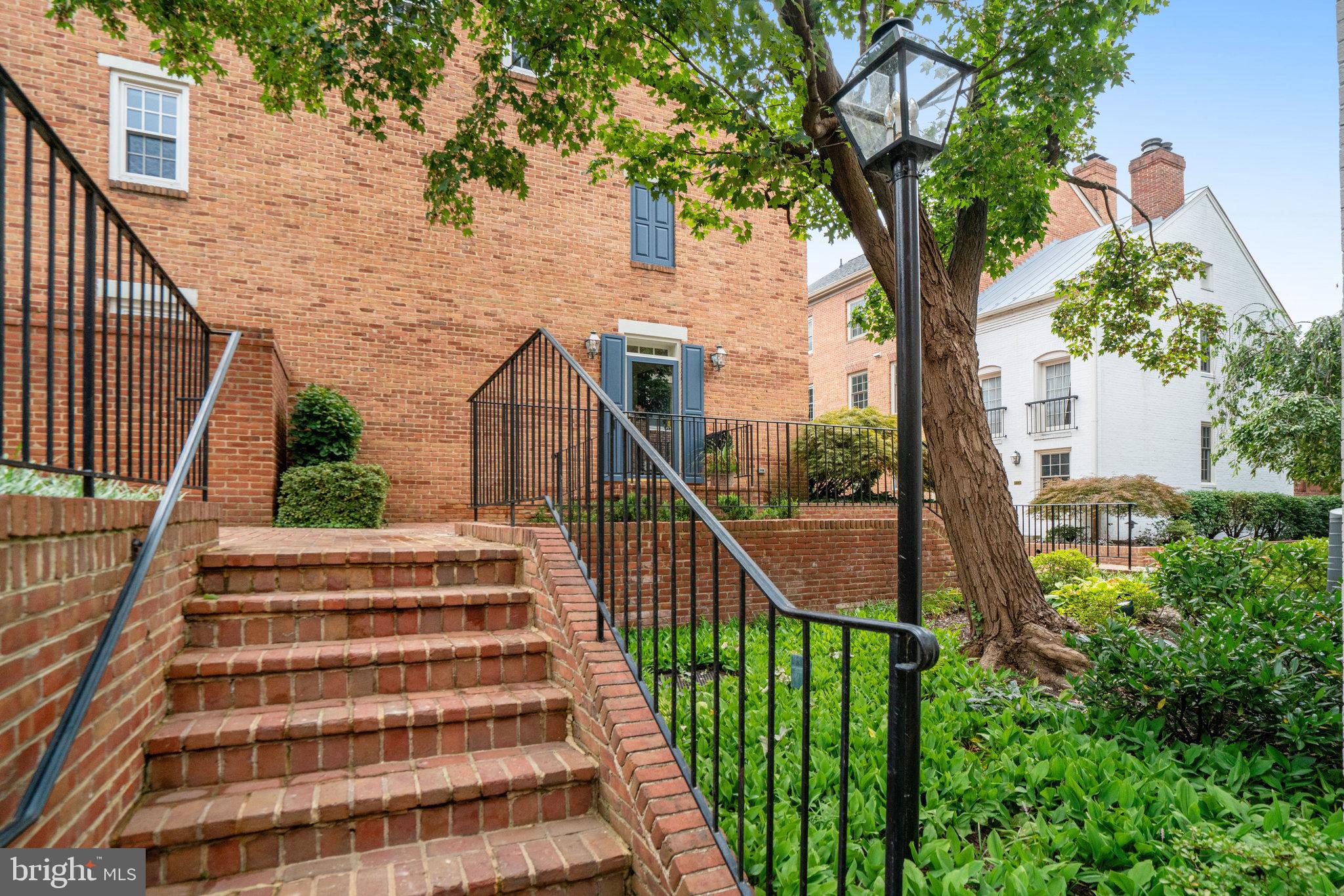 CANAL WAY - Residential Lease