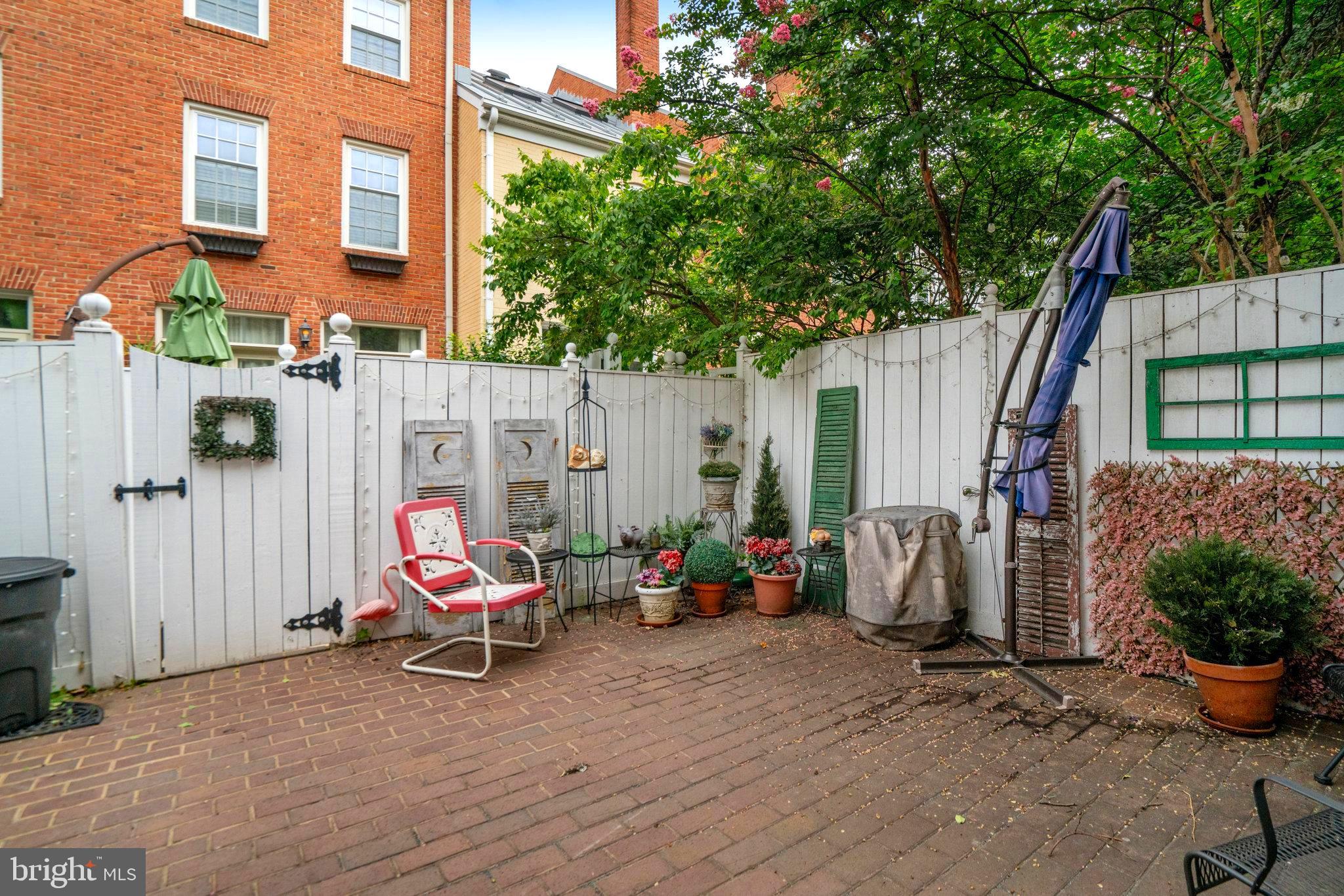 CANAL WAY - Residential Lease