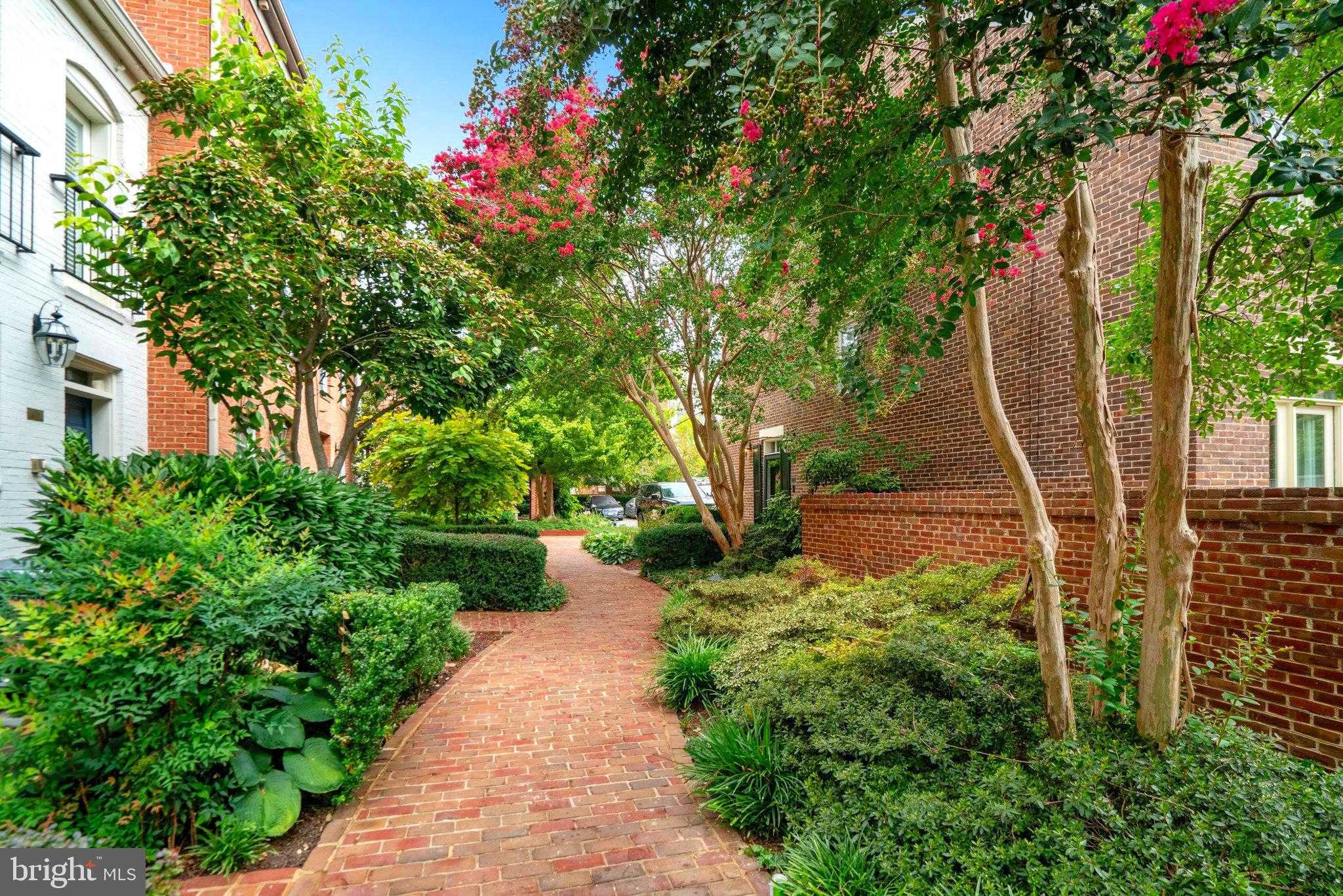 CANAL WAY - Residential Lease