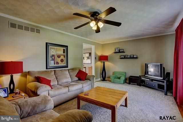 PINEVIEW - Residential