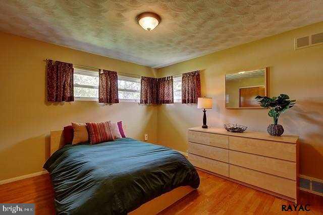 PINEVIEW - Residential