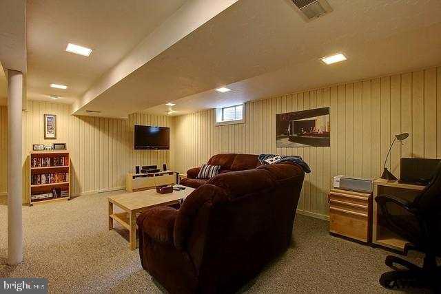 PINEVIEW - Residential