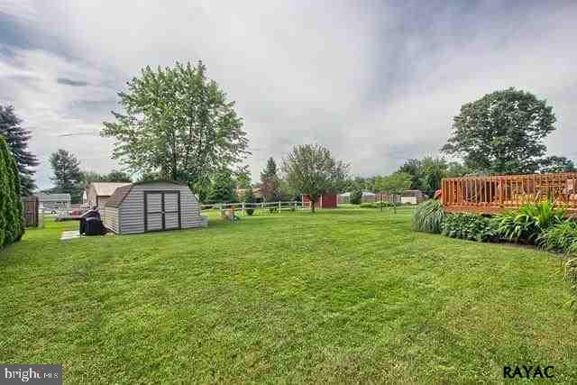 PINEVIEW - Residential