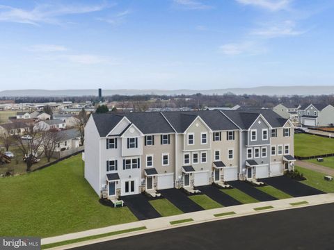 Townhouse For Sale - 200 Huntwell West Avenue<br/> RANSON, WV 25438