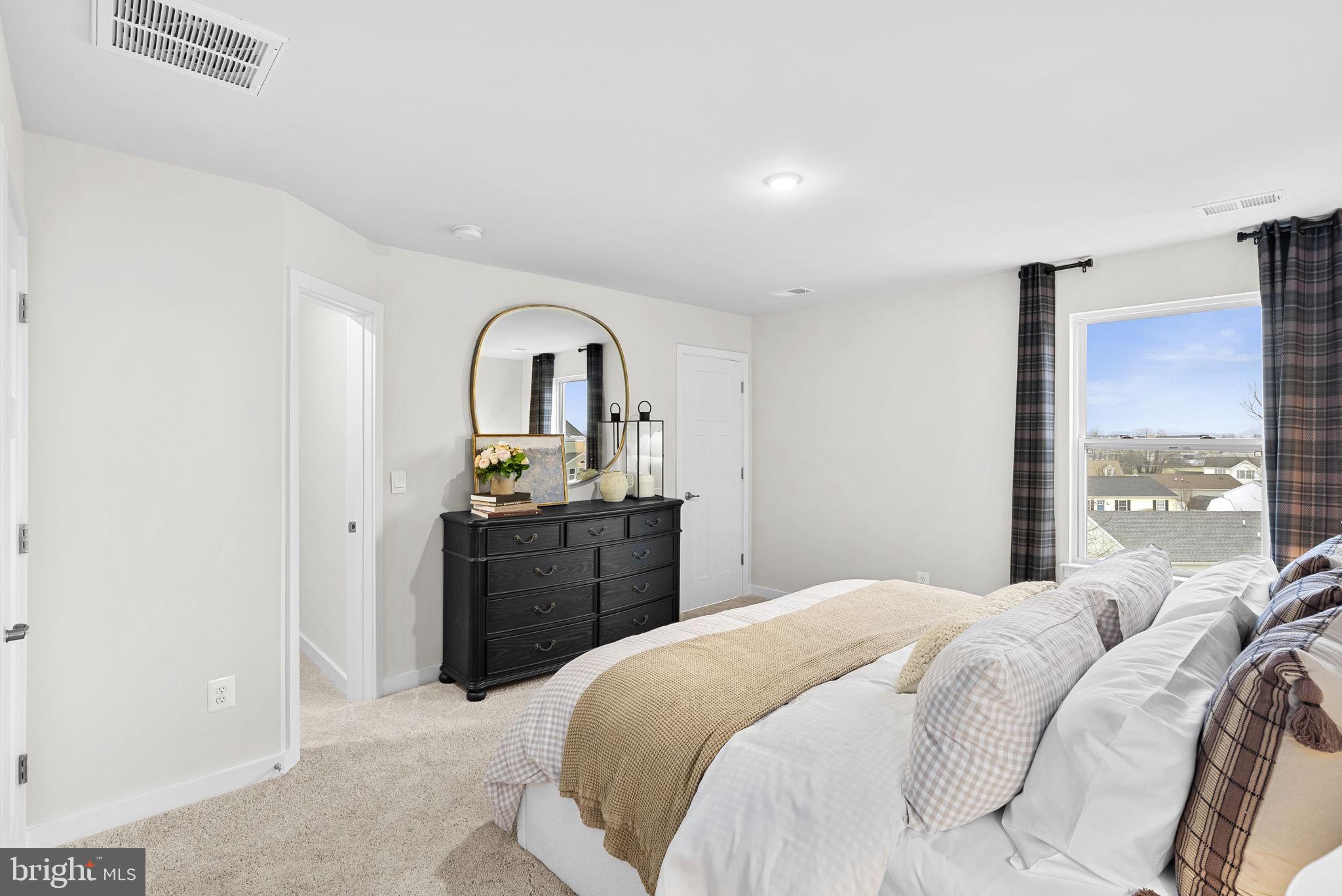 HUNTWELL WEST - Residential