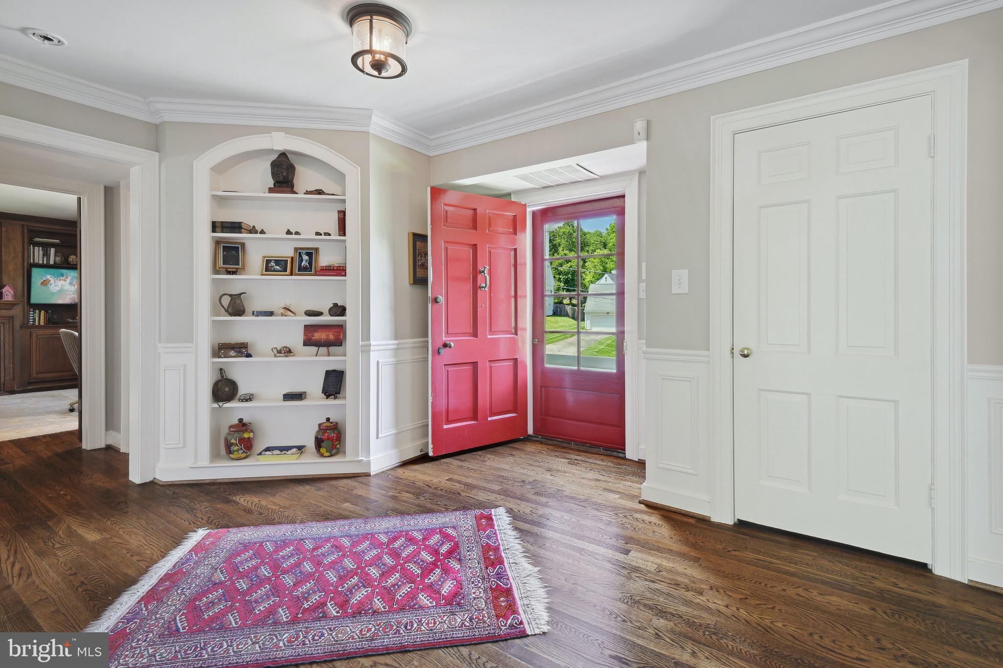 BURNING TREE VIEW - Residential