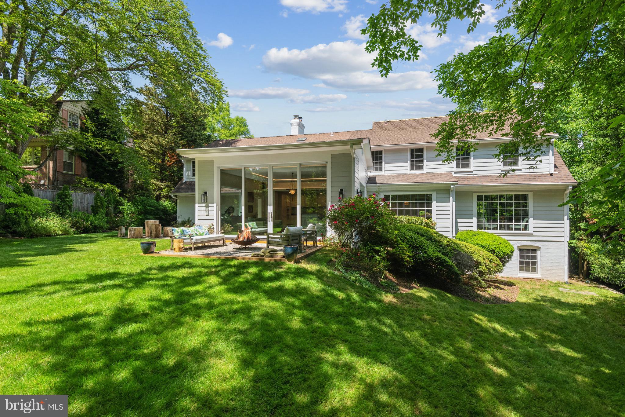 BURNING TREE VIEW - Residential