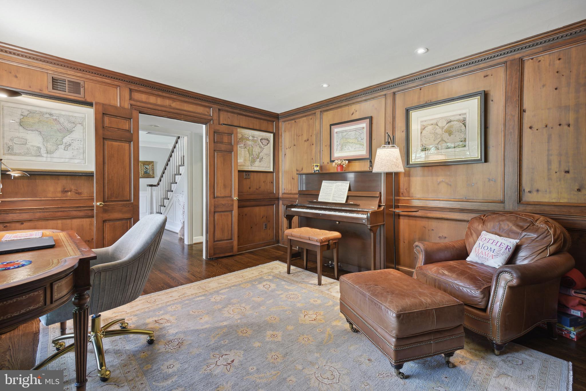 BURNING TREE VIEW - Residential