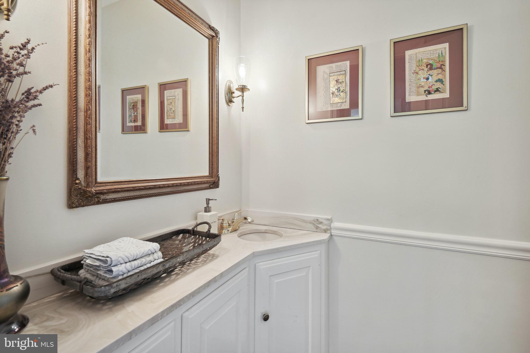 BURNING TREE VIEW - Residential