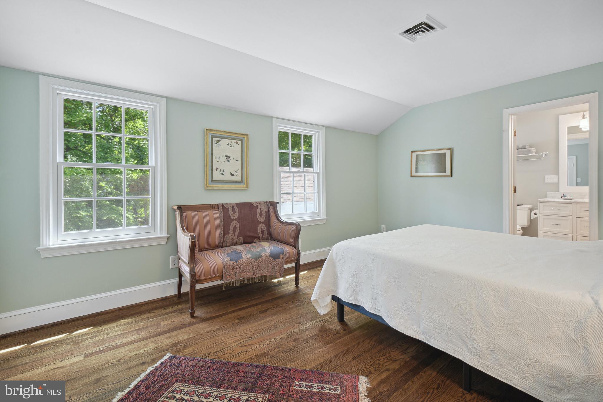 BURNING TREE VIEW - Residential