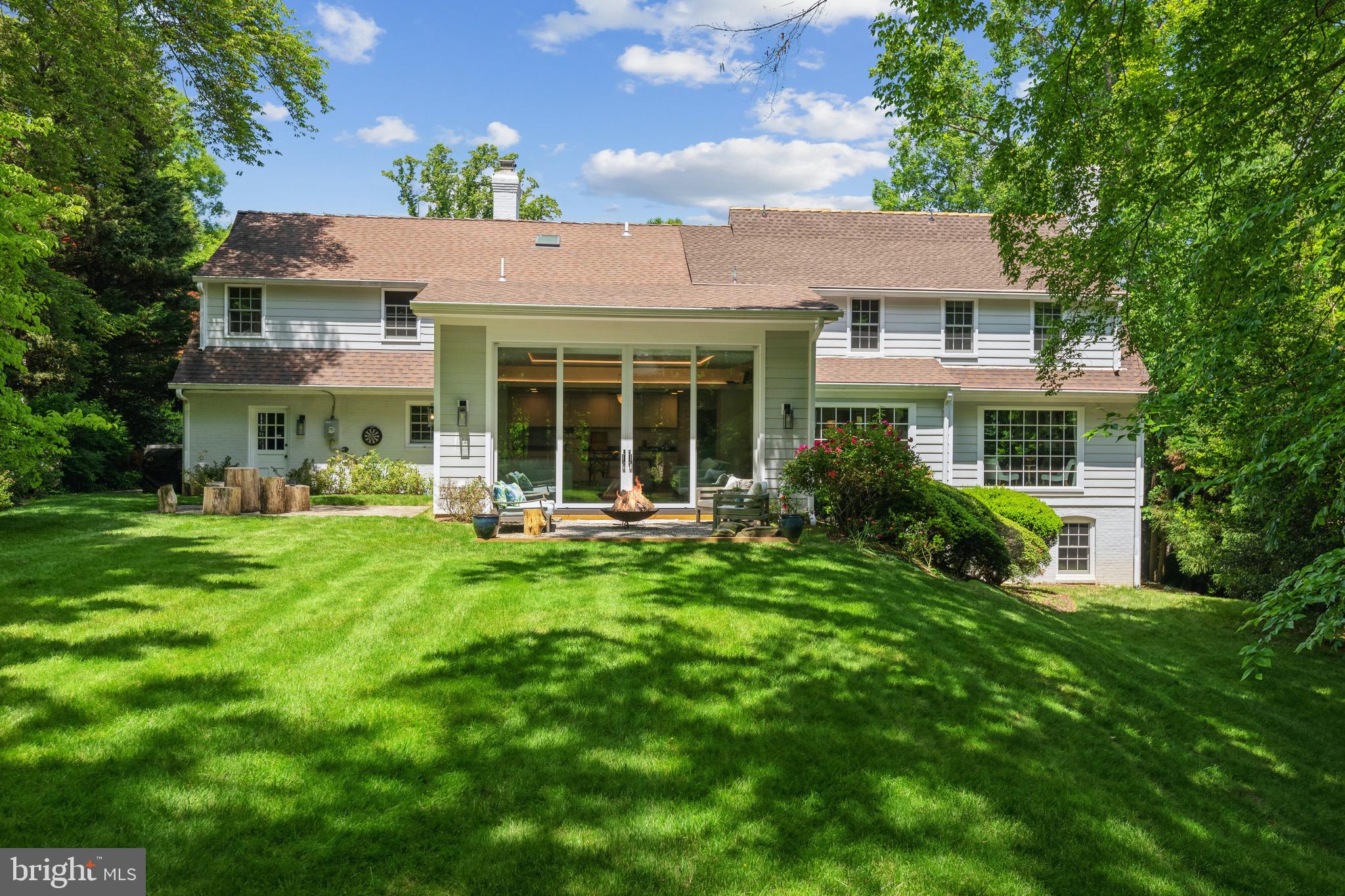 BURNING TREE VIEW - Residential