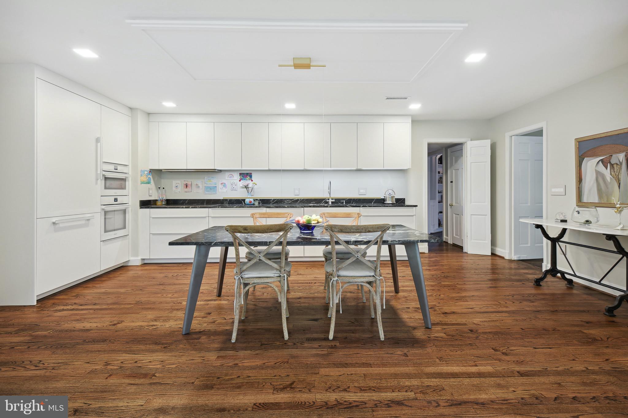 BURNING TREE VIEW - Residential