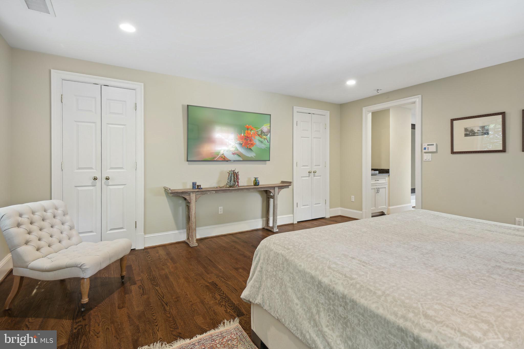 BURNING TREE VIEW - Residential